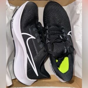 Nike air zoom Pegasus 38 (GS) YOUTH size 3